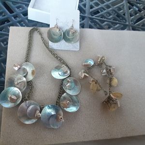 Necklace, bracelet and earrings set